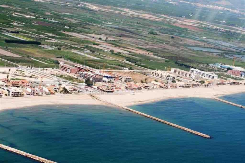 Apto Con Piscina En La Playa Cerca De Vlc Con Ac Пусол Екстериор снимка