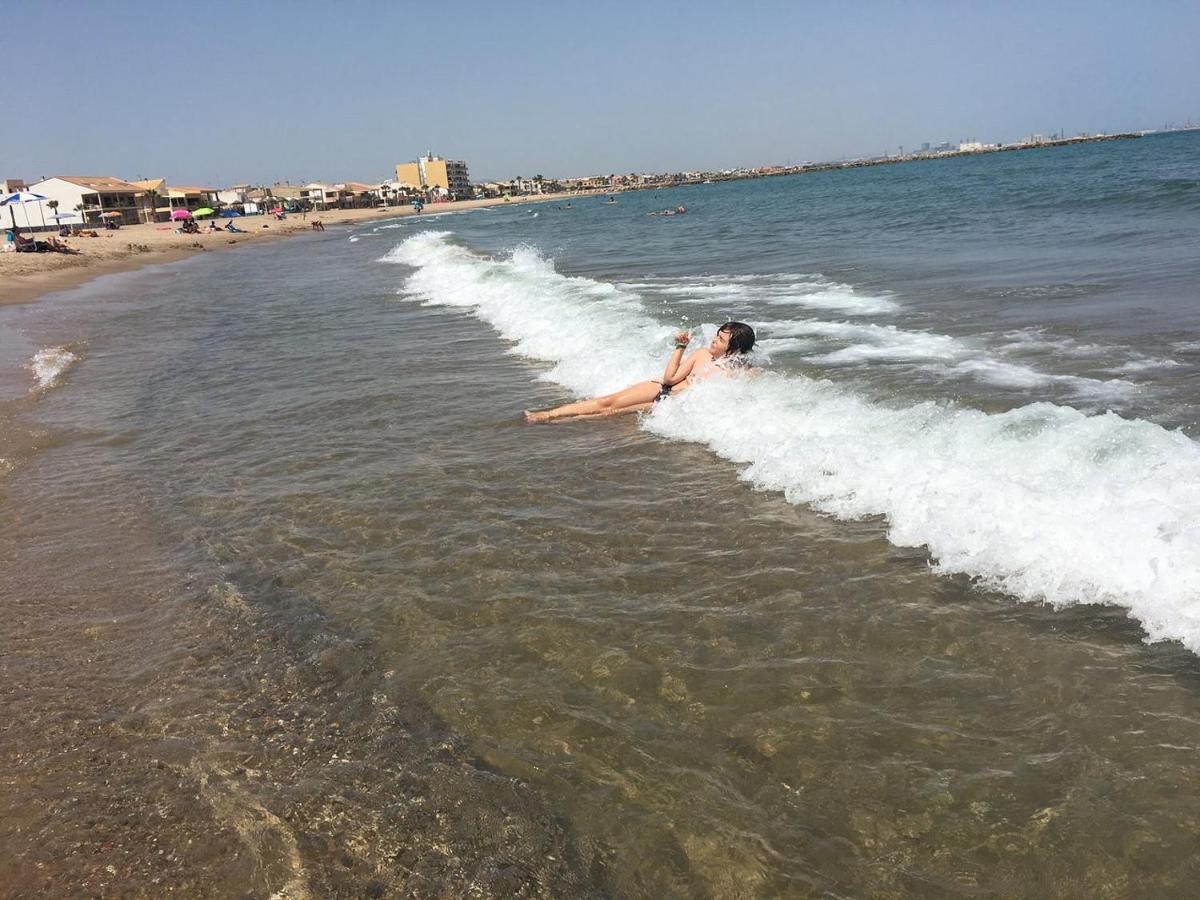 Apto Con Piscina En La Playa Cerca De Vlc Con Ac Пусол Екстериор снимка