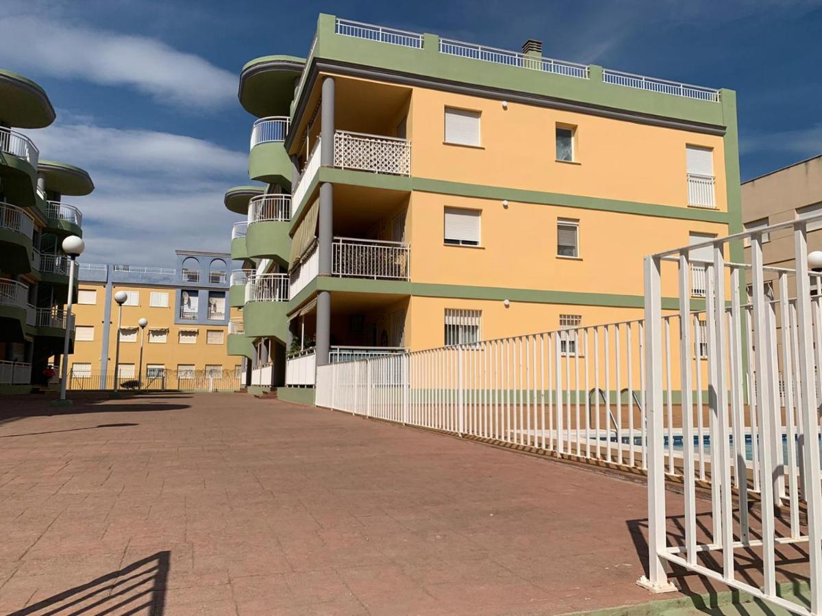 Apto Con Piscina En La Playa Cerca De Vlc Con Ac Пусол Екстериор снимка